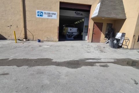 Immobilier commercial à vendre à Miami, Floride № 1982051 - photo 8