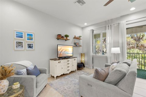 Townhouse in Saint Petersburg, Florida 4 bedrooms, 178.37 sq.m. № 2097057 - photo 9