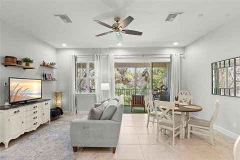 Townhouse in Saint Petersburg, Florida 4 bedrooms, 178.37 sq.m. № 2097057 - photo 8