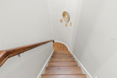 Townhouse in Saint Petersburg, Florida 4 bedrooms, 178.37 sq.m. № 2097057 - photo 26
