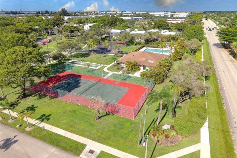 Condo in Tamarac, Florida, 2 bedrooms  № 1887660 - photo 26