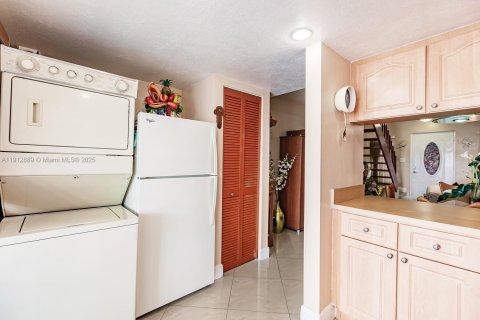 Copropriété à louer à Hialeah, Floride: 2 chambres, 80.82 m2 № 1969381 - photo 11