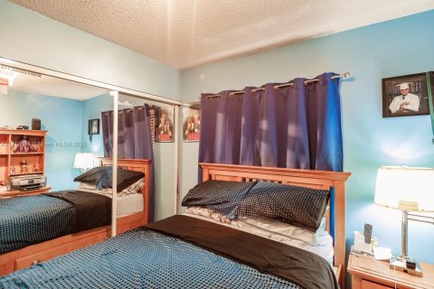 Copropriété à louer à Hialeah, Floride: 2 chambres, 80.82 m2 № 1969381 - photo 18