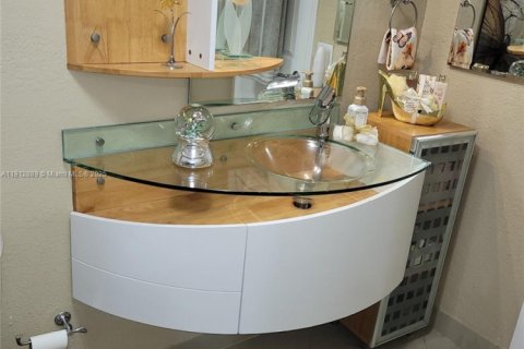 Copropriété à louer à Hialeah, Floride: 2 chambres, 80.82 m2 № 1969381 - photo 15