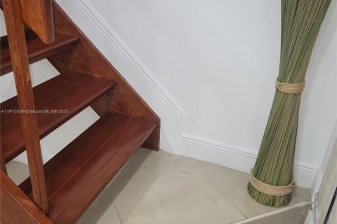 Copropriété à louer à Hialeah, Floride: 2 chambres, 80.82 m2 № 1969381 - photo 12