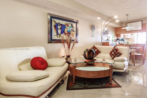 Copropriété à louer à Hialeah, Floride: 2 chambres, 80.82 m2 № 1969381 - photo 4