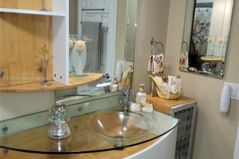 Copropriété à louer à Hialeah, Floride: 2 chambres, 80.82 m2 № 1969381 - photo 14