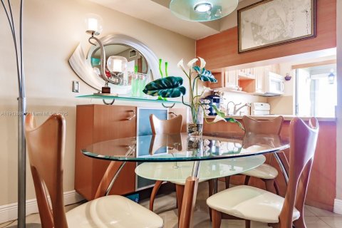 Copropriété à louer à Hialeah, Floride: 2 chambres, 80.82 m2 № 1969381 - photo 7