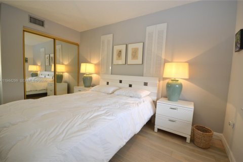 Condominio en venta en Tamarac, Florida, 2 dormitorios, 87.33 m2 № 2001646 - foto 15