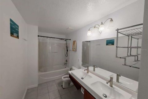 Casa en alquiler en Kissimmee, Florida, 4 dormitorios, 182.09 m2 № 1857691 - foto 9