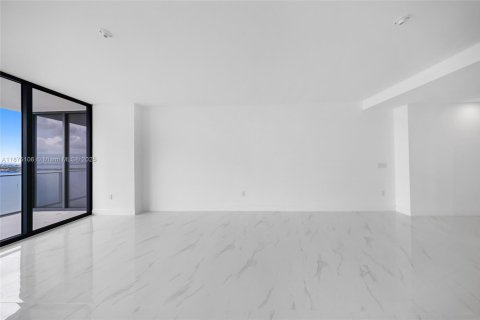 Condo in Miami, Florida, 3 bedrooms  № 1925476 - photo 23