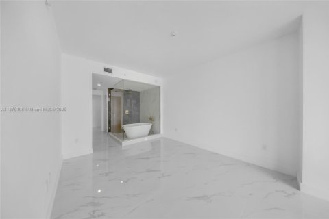 Condo in Miami, Florida, 3 bedrooms  № 1925476 - photo 24