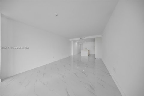 Condo in Miami, Florida, 3 bedrooms  № 1925476 - photo 22