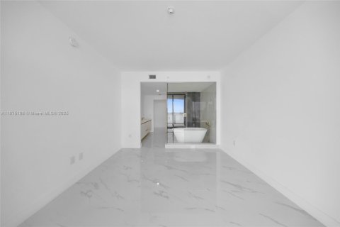 Condo in Miami, Florida, 3 bedrooms  № 1925476 - photo 25