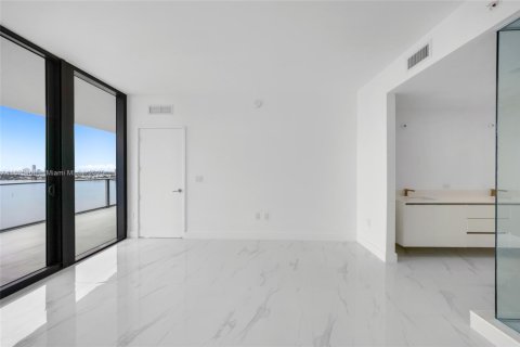 Condo in Miami, Florida, 3 bedrooms  № 1925476 - photo 30