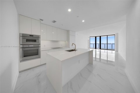 Condo in Miami, Florida, 3 bedrooms  № 1925476 - photo 3
