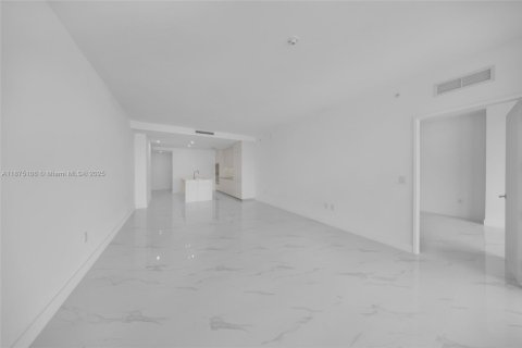 Condo in Miami, Florida, 3 bedrooms  № 1925476 - photo 20