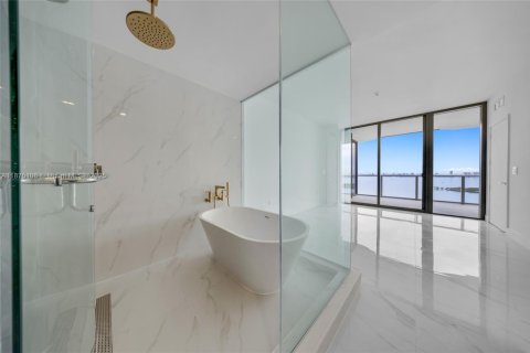 Condo in Miami, Florida, 3 bedrooms  № 1925476 - photo 28