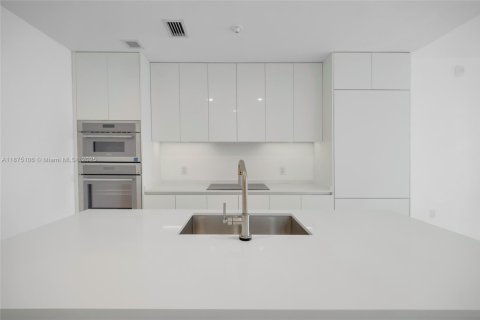 Condo in Miami, Florida, 3 bedrooms  № 1925476 - photo 6