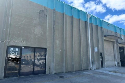 Propiedad comercial en Margate, Florida № 2080406