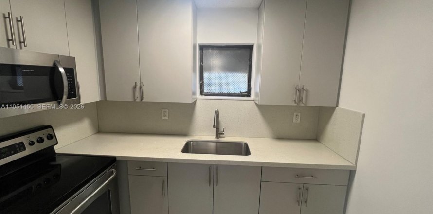 Casa en Miami, Florida 2 dormitorios, 111.48 m2 № 2008476