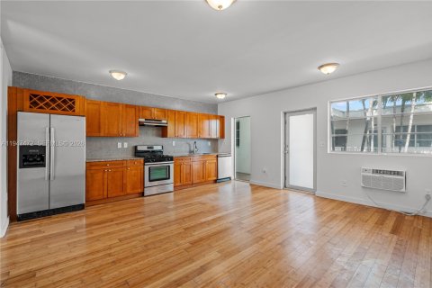 Condo in Miami Beach, Florida, 1 bedroom  № 2003391