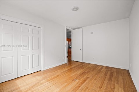 Condo in Miami Beach, Florida, 1 bedroom  № 2003391 - photo 19