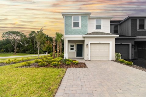 Townhouse in Edgewater, Florida 3 bedrooms, 144.28 sq.m. № 1907025 - photo 1