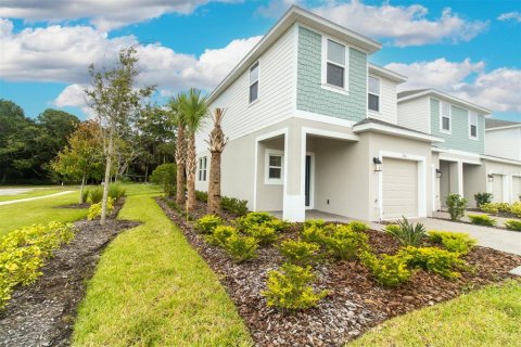 Townhouse in Edgewater, Florida 3 bedrooms, 144.28 sq.m. № 1907025 - photo 2