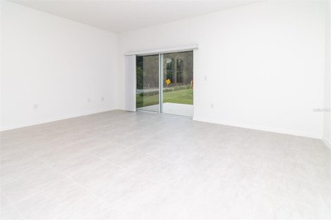 Townhouse in Edgewater, Florida 3 bedrooms, 144.28 sq.m. № 1907025 - photo 11