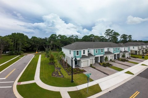 Townhouse in Edgewater, Florida 3 bedrooms, 144.28 sq.m. № 1907025 - photo 25