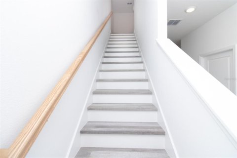 Townhouse in Edgewater, Florida 3 bedrooms, 144.28 sq.m. № 1907025 - photo 13