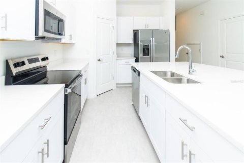 Townhouse in Edgewater, Florida 3 bedrooms, 144.28 sq.m. № 1907025 - photo 9