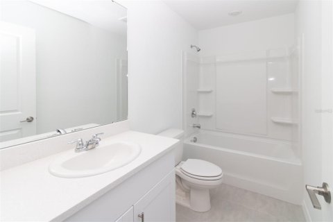Townhouse in Edgewater, Florida 3 bedrooms, 144.28 sq.m. № 1907025 - photo 20