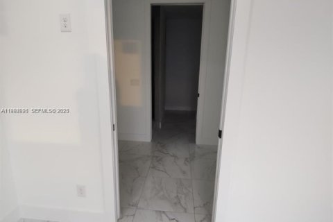 Villa ou maison à louer à Cape Coral, Floride: 3 chambres, 152.55 m2 № 2060809 - photo 15