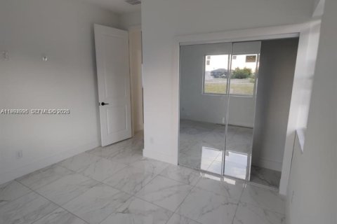 Villa ou maison à louer à Cape Coral, Floride: 3 chambres, 152.55 m2 № 2060809 - photo 26