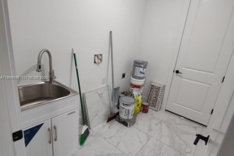 Villa ou maison à louer à Cape Coral, Floride: 3 chambres, 152.55 m2 № 2060809 - photo 27