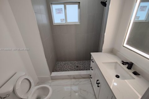 Villa ou maison à louer à Cape Coral, Floride: 3 chambres, 152.55 m2 № 2060809 - photo 25