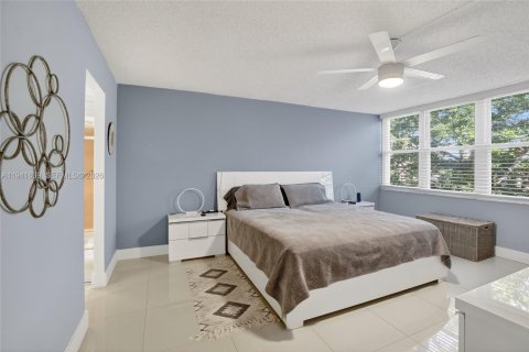 Condo in Lauderhill, Florida, 3 bedrooms  № 1998639 - photo 26