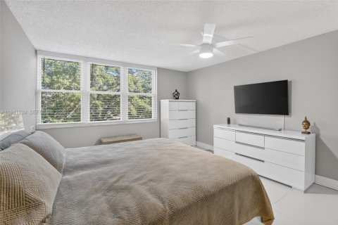 Condo in Lauderhill, Florida, 3 bedrooms  № 1998639 - photo 29