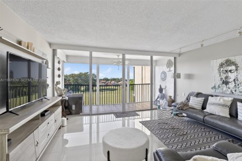 Condo in Lauderhill, Florida, 3 bedrooms  № 1998639 - photo 6