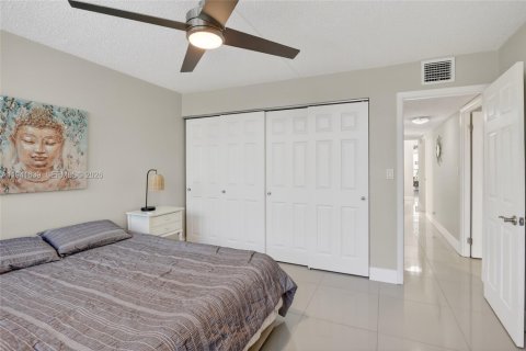 Condo in Lauderhill, Florida, 3 bedrooms  № 1998639 - photo 22
