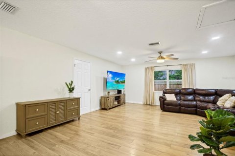 House in Lakeland, Florida 3 bedrooms, 119.75 sq.m. № 1761209 - photo 7