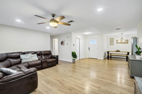 House in Lakeland, Florida 3 bedrooms, 119.75 sq.m. № 1761209 - photo 10
