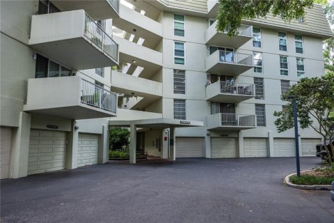 Condo in Gainesville, Florida, 3 bedrooms  № 1656631 - photo 1