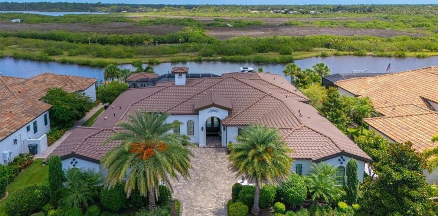 House in Parrish, Florida 3 bedrooms, 383.41 sq.m. № 2151103