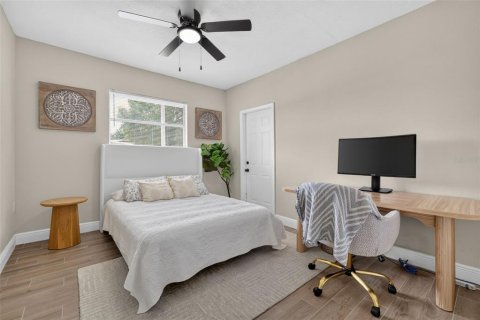 Villa ou maison à vendre à Tampa, Floride: 4 chambres, 122.45 m2 № 2408077 - photo 15