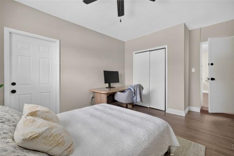Villa ou maison à vendre à Tampa, Floride: 4 chambres, 122.45 m2 № 2408077 - photo 17