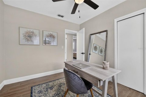 Villa ou maison à vendre à Tampa, Floride: 4 chambres, 122.45 m2 № 2408077 - photo 20
