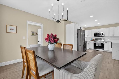 Villa ou maison à vendre à Tampa, Floride: 4 chambres, 122.45 m2 № 2408077 - photo 14